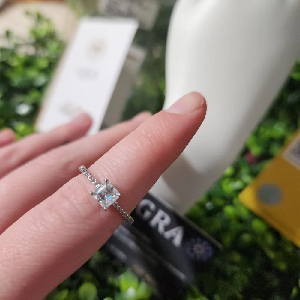 Women's Silver Moissanite Ring Size 7